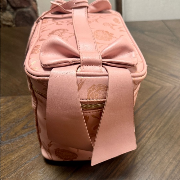 Handbags - Elegant Pink Bow-Accent Women's Cosmetic Bag